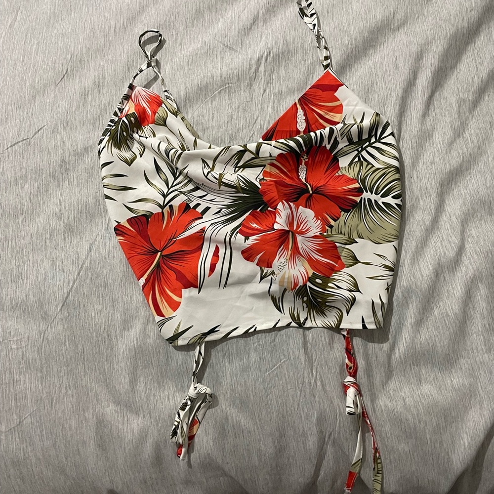 Flower cropped tank top!